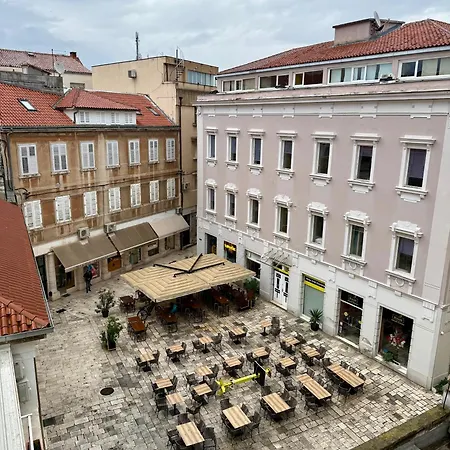 Luxury Skyfall 4* Сплит