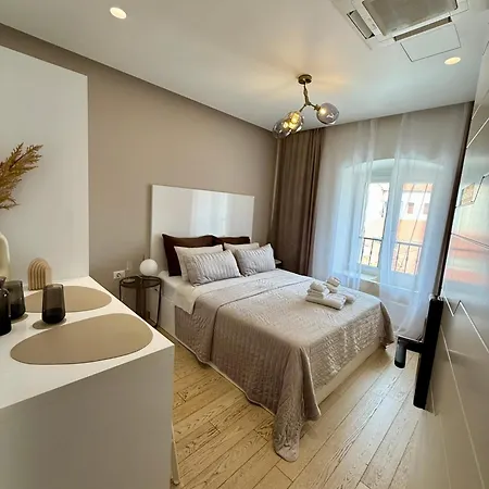 Luxury Skyfall 게스트하우스 4*