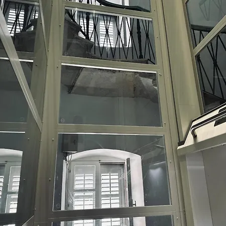 Luxury Skyfall ゲストハウス