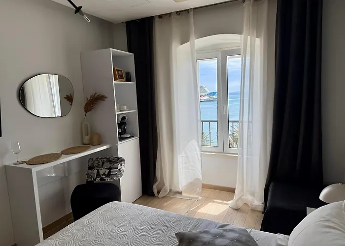 Maison d'hôtes Luxury Skyfall Split