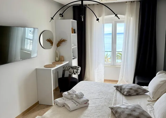 Luxury Skyfall Vendégház 4*