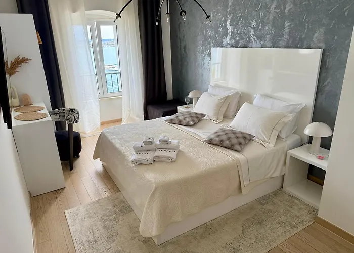 Luxury Skyfall Πανσιόν Σπλιτ